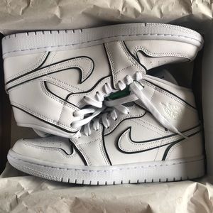 Jordan 1 Mid Iridescent Reflective White Size 10
